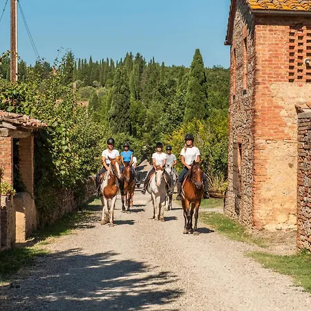 Farm stay La Rugiada Monteroni d'Arbia